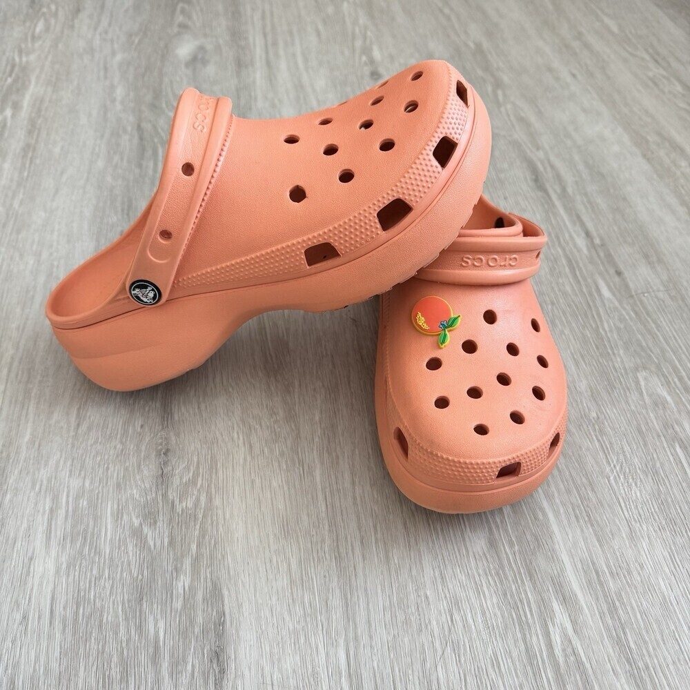 CROCS Iconic Comfort Chunky Clog Platform Women's Size 11 Coral Peach Jibbitz